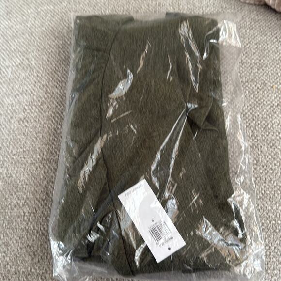 Old Navy Alpine Tundra Extra High-Waisted CloudComfy Skort - Picture 8 of 10